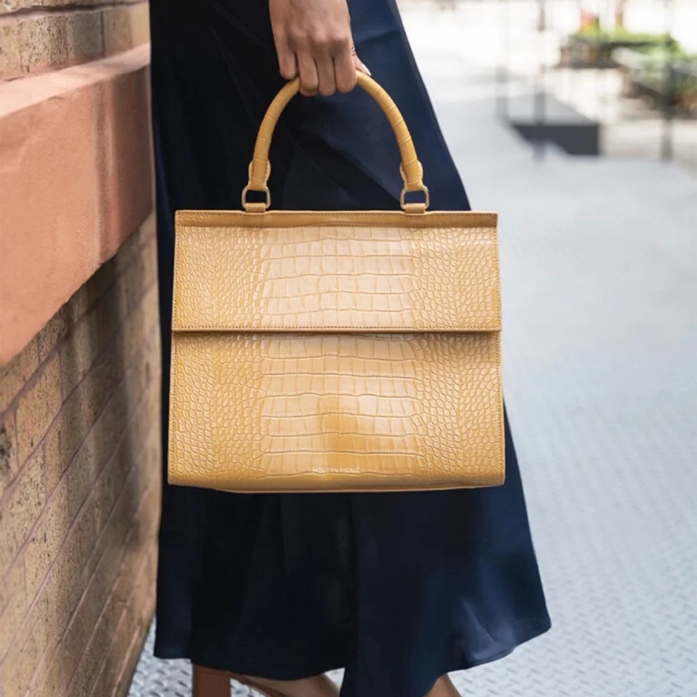 Modern Picnic Chic Marigold Crocodile-Embossed Lunch Tote/Crossbody Bag. NWT - Picture 1 of 6